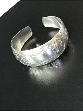VtG 950 Sterling Silver European Cuff Bracelet Hand Engraved Floral Scroll Wide